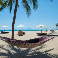 越南会安南海四季度假酒店，位于会安哈美海滩的酒店