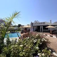 10 on Pauling Hotel Bulawayo,位于布拉瓦约的酒店