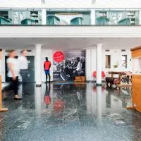 Hotel HerzogsPark，位于黑措根奥拉赫的酒店