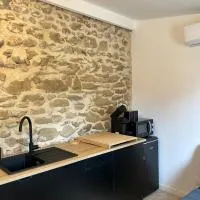 Charmante petite maison，位于Mours-Saint-Eusèbe的酒店