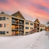 Mountain Edge Suites at Sunapee, an Ascend Collection Hotel，位于Newbury的酒店