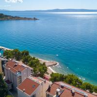 Apartments Lucija Makarska-first row to the sea，位于马卡尔斯卡的酒店