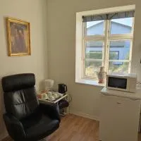 House on Vellingtoft in Kværs - apartment and deluxe rooms，位于格罗斯滕的酒店