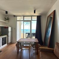 Two Bedroom Beachfront Penthouse，位于长滩岛的酒店