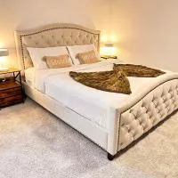 Cozy and Spacious Suite in a Pet and Smoke free Home - Self checkin Anytime - Private Ensuit Bath - King Bed - Ultra Fast Wifi - Free Parking - Smart TV，位于Rockland的酒店