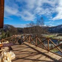 Great mountain cabin in Sirdal with hot tub and views!，位于Dirdal的酒店