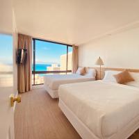 Newly renovated luxury, modern style Waikiki Sunset Hotel Ocean view Freeparking，位于檀香山的酒店