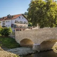 Raffelsteiner Hof "Garni"，位于Mörnsheim的酒店