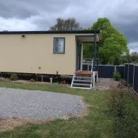 Delegate Studio Cabin，位于Delegate的酒店