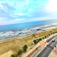 Breathtaking Beachfront Apartment in Makenzy，位于拉纳卡的酒店