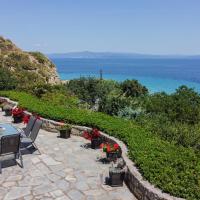 Casa Nikolea by RentalsPro - Afytos Halkidiki，位于阿菲托斯的酒店