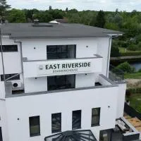 East-Riverside Boardinghouse,位于埃尔克纳的酒店