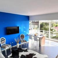 CASA AZUL Primera linea mar I Playa Mansa Parada 10 Edificio Isla de Gorriti，位于埃斯特角城的酒店