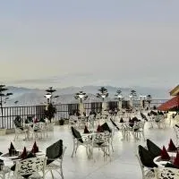 JK Clarks Exotica - Centrally Located with Stunning Valley View，位于戴尔豪斯的酒店