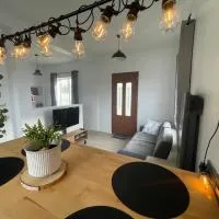 Studio Cosy avec déco artisanale unique，位于Voeuil-et-Giget的酒店