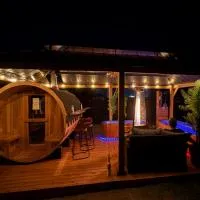 Prairie Junction Resort - Furnished RV Apartments，位于Stettler的酒店