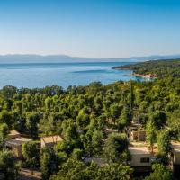 Lovely Home In Njivice With Swimming Pool，位于奈维斯的酒店