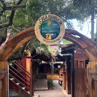 Casa Bambucha Hostel，位于拉斯彭尼塔斯的酒店