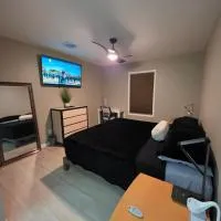 Modern/Retro Condo,位于海波因特的酒店