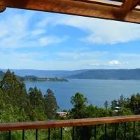 Cabaña con vista al mar y bosque nativo，位于瓦尔迪维亚的酒店