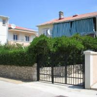 Apartment Gro&szlig;e Ferienwohnung in Pag mit Privater Terrasse by Interhome，位于帕格的酒店