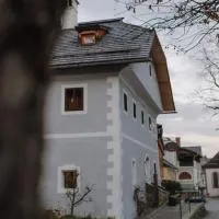 Mesnerhaus & Gourmetrestaurant Mesnerhaus mit 4 Hauben，位于毛特恩多夫的酒店