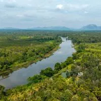 Jims Farmstay By the River，位于Halgūr的酒店