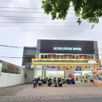Sunflower Hotel Syariah near Juanda Airport，位于Dares的酒店