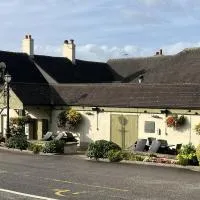 Wheatsheaf Inn, Bar Hill，位于Onneley的酒店