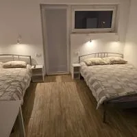 Rent0nline Brwinow Rooms，位于Brwinów的酒店