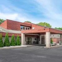 Coratel Inn and Suites By Jasper River Falls，位于River Falls的酒店