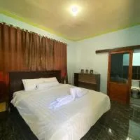 Kurnia family home stay，位于Huu的酒店