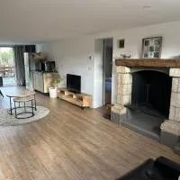 Gîte familial Gers 12 pers，位于弗洛恩斯的酒店
