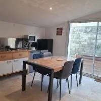 Le Murmure De La Vigne, Gîte 4 personnes, Entre-2-Mers，位于Capian的酒店