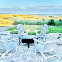 Beachfront House - Ocean Views, Beach Access，位于可可比奇的酒店
