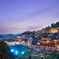 芙蓉镇花筑银河山庄客栈，位于Wangcun的酒店