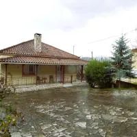 Menelais Guesthouse，位于Khotoússa的酒店