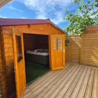 Le Gîte de Clément avec Spa privatif，位于Courset的酒店