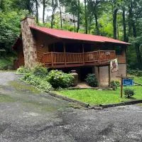 Mountain paradise, 2 bdrm, near downtown Gatlinburg,位于加特林堡的酒店