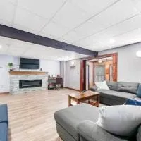 Peaceful 4 Bedroom Home located near Lake，位于霍利的酒店