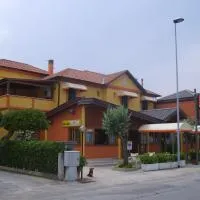 Albergo Primavera,位于西尼加利亚的酒店