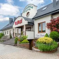 Restauracja i Hotel KUBUŚ,位于贝乌哈图夫的酒店