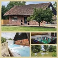 Wood Farm Cottage，位于Stickney的酒店