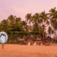 Mad Monkey Hostel Nacpan Beach，位于爱妮岛的酒店