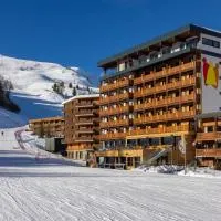 PopAlp la Plagne - Hôtel et Restaurant，位于La Plagne Tarentaise的酒店