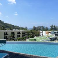 Sea view studio near Tri Trang & Merlin beach，位于芭东海滩的酒店