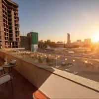 Penthouse Diplomatic Suites - Opposite AU HQ，位于Minē的酒店