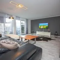 Modern Luxury Villa Antonia，位于默辛根的酒店
