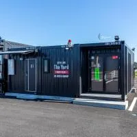 HOTEL R9 The Yard Kobayashihosono，位于Kobayashi的酒店