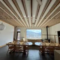 Cabin F Lake Saiko 1 min Mt Fuji Lakeview Villa Sleeps 10 BBQ Jacuzzi，位于富士河口湖的酒店